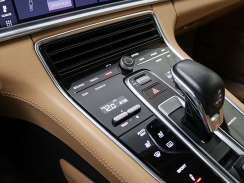 Used 2018 Porsche Panamera 4S AWD/4WD image 33