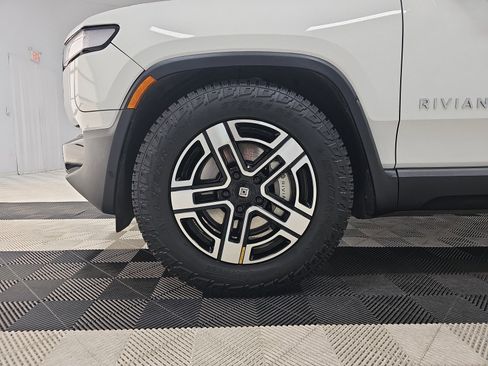 Used 2023 Rivian R1T Adventure image 9