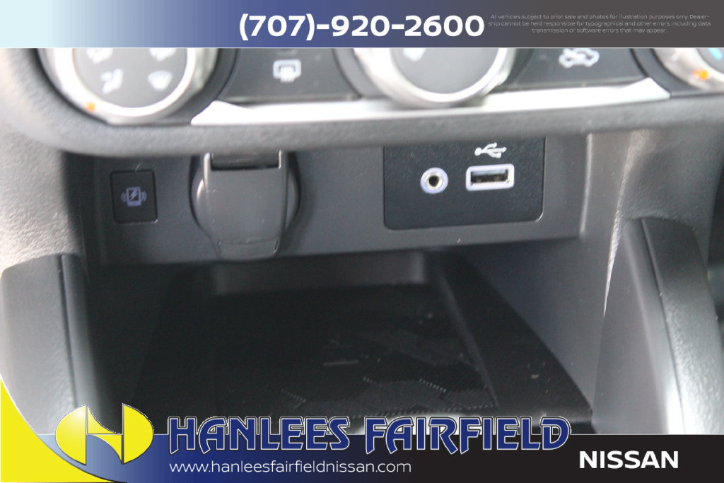 Used 2025 Nissan Versa SV w/ Trunk Package FWD image 20