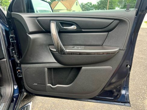 Used 2016 GMC Acadia SLT image 17