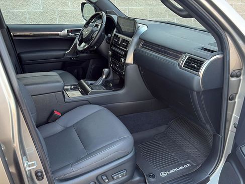 Used 2023 Lexus GX 460 Premium image 22