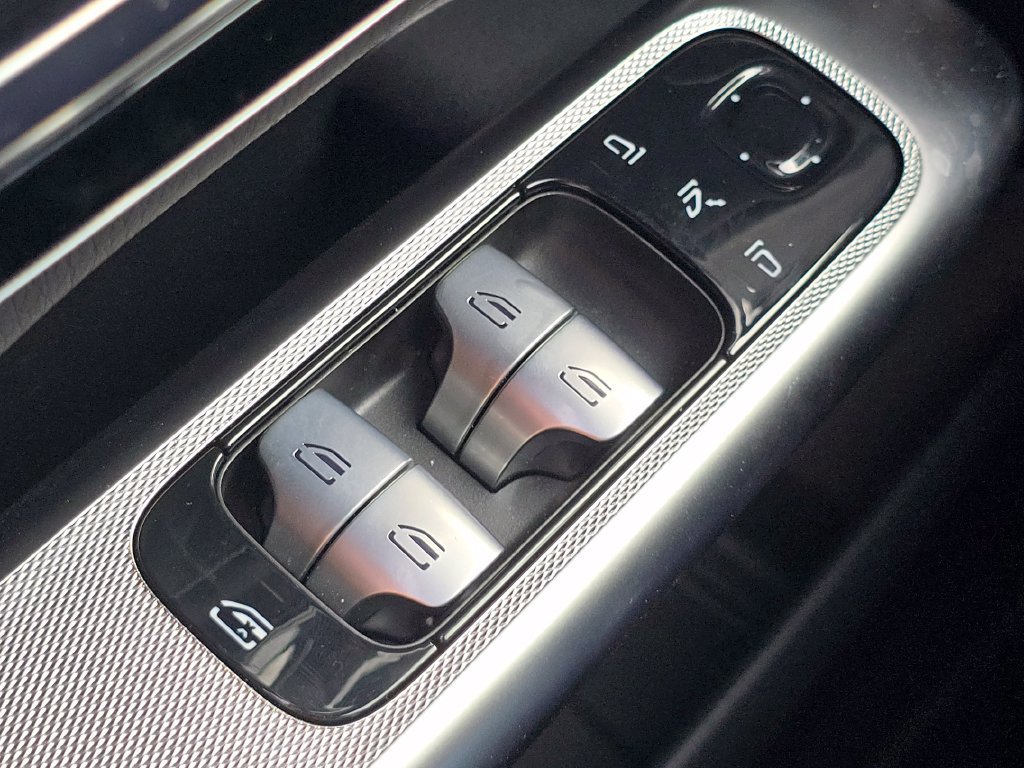 Used 2026 Mercedes-Benz GLC 300 4MATIC image 29