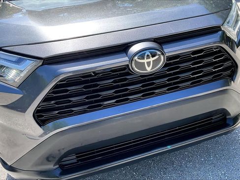 Used 2022 Toyota RAV4 XLE w/ Convenience Package image 30