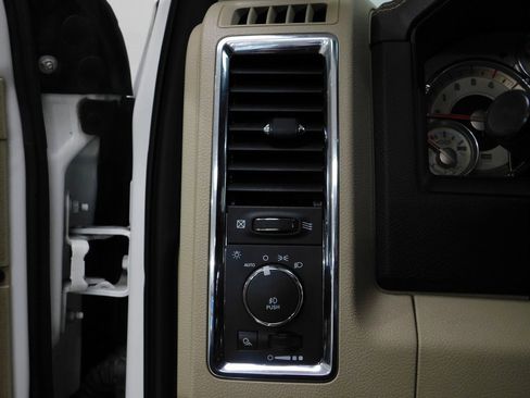 Used 2015 RAM 3500 Laramie Longhorn image 41