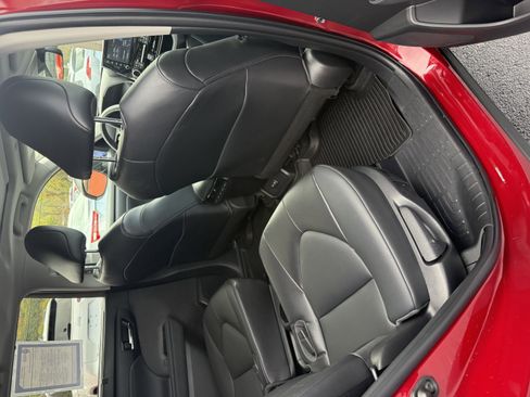 Used 2022 Toyota Highlander XLE image 5