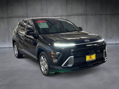 Used 2025 Hyundai Kona SE FWD image 7