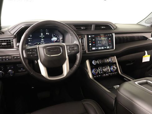 Used 2022 GMC Yukon XL Denali w/ Denali Premium Package AWD/4WD image 2