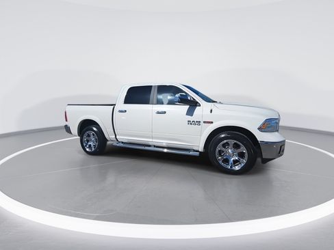 Used 2018 RAM 1500 Laramie w/ Convenience Group AWD/4WD image 4