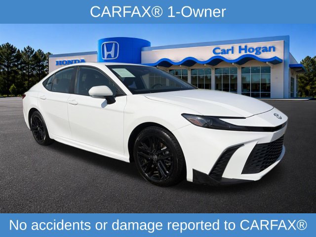 Used 2025 Toyota Camry SE FWD image 2