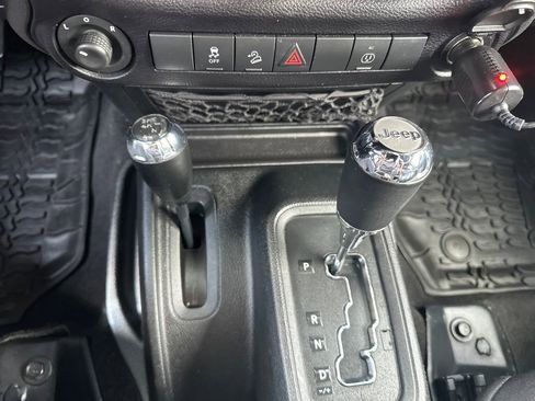 Used 2015 Jeep Wrangler Unlimited Sahara w/ Connectivity Group image 21