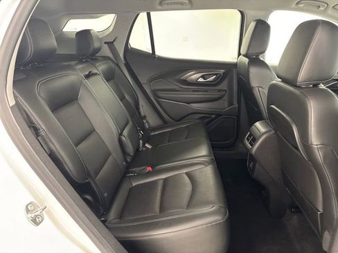 Used 2024 GMC Terrain SLT image 20