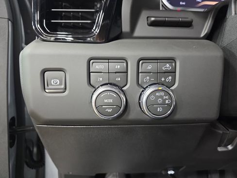 New 2026 GMC Sierra 2500 AT4X w/ LPO, Black Badging Package AWD/4WD image 24
