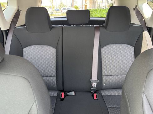 Used 2025 Kia Soul LX w/ LX Technology Package FWD image 36