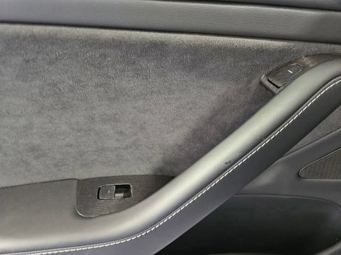 Used 2018 Tesla Model 3 RWD image 11