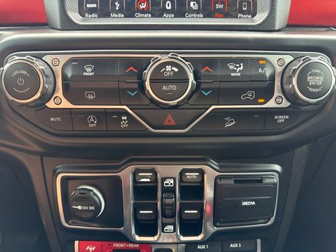 Used 2019 Jeep Wrangler Unlimited Rubicon AWD/4WD image 35