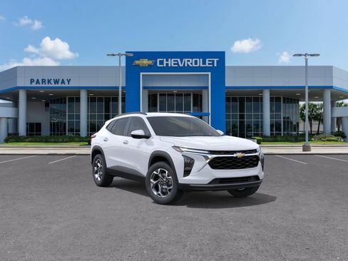 New 2026 Chevrolet Trax LT FWD image 1