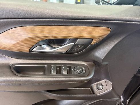 Used 2021 GMC Terrain SLE w/ Driver Convenience Package image 16