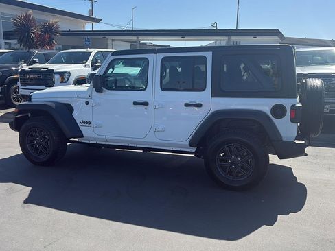 Used 2025 Jeep Wrangler Unlimited Sport AWD/4WD image 7