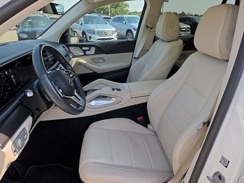 Used 2022 Mercedes-Benz GLS 450 4MATIC image 16