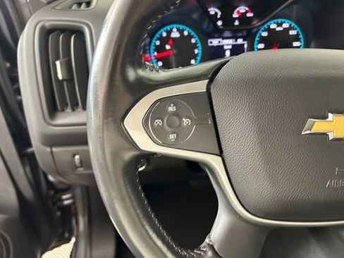 Used 2022 Chevrolet Colorado LT w/ LT Convenience Package image 16