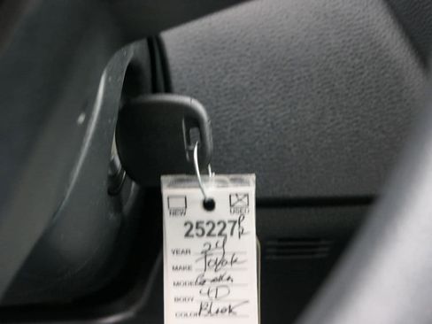Used 2024 Toyota Corolla LE FWD image 17