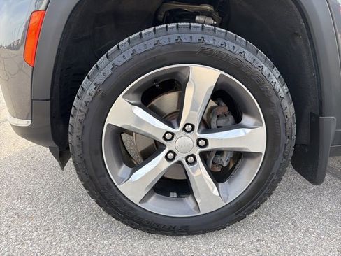 Used 2022 Jeep Grand Cherokee L Limited image 10