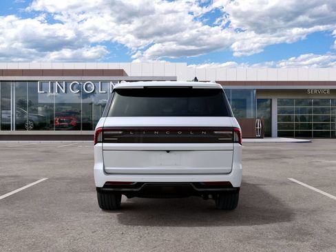 New 2027 Lincoln Navigator Premiere AWD/4WD image 8