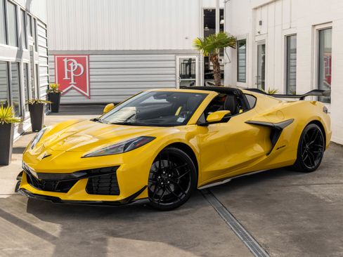 Used 2025 Chevrolet Corvette Z06 w/ Stealth Interior Trim Package image 2