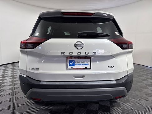 Used 2023 Nissan Rogue SV image 7