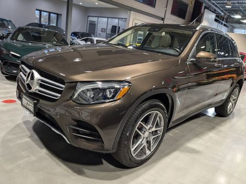 Used 2016 Mercedes-Benz GLC 300 4MATIC image 3