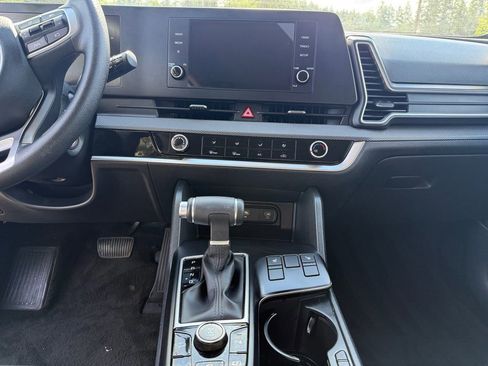 Used 2024 Kia Sportage LX AWD/4WD image 16