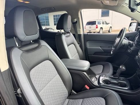 Used 2019 Chevrolet Colorado Z71 AWD/4WD image 13