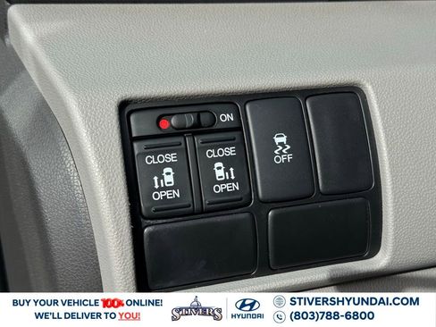 Used 2016 Honda Odyssey SE image 32