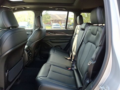 New 2025 Jeep Grand Cherokee Limited w/ Trailer Tow Package image 10