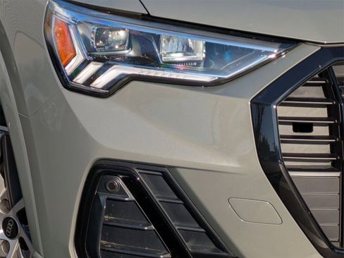 New 2025 Audi Q3 2.0T Premium image 16