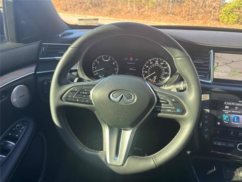 Used 2023 INFINITI QX50 Sport image 16