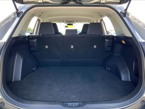 Used 2019 Toyota RAV4 LE FWD image 34