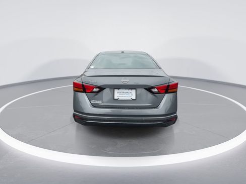 Used 2025 Nissan Altima 2.5 SV image 7