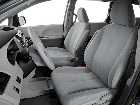 Used 2014 Toyota Sienna LE FWD image 6
