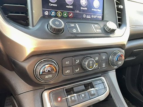 Used 2020 GMC Acadia Denali w/ Technology Package image 22
