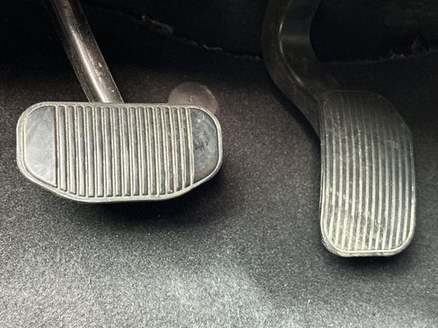 Used 2023 Ford F150 XLT image 40