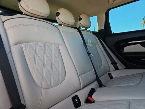 Used 2020 MINI Cooper Clubman S w/ Signature Upholstery Package image 21