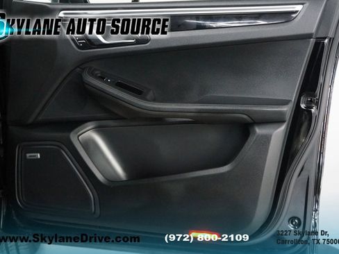 Used 2018 Porsche Macan Sport Edition image 30