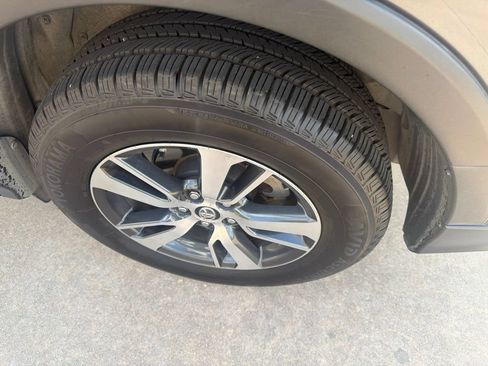Used 2018 Toyota RAV4 XLE FWD image 21