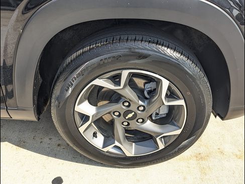 Used 2025 Chevrolet Trax LT FWD image 15