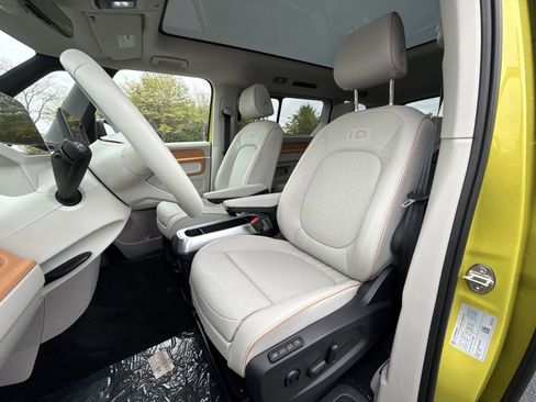 New 2025 Volkswagen ID. Buzz 1st Edition image 12