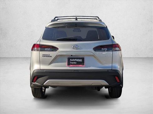 Used 2026 Toyota Corolla Cross LE image 7