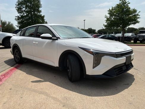 Used 2025 Kia K4 FWD image 4