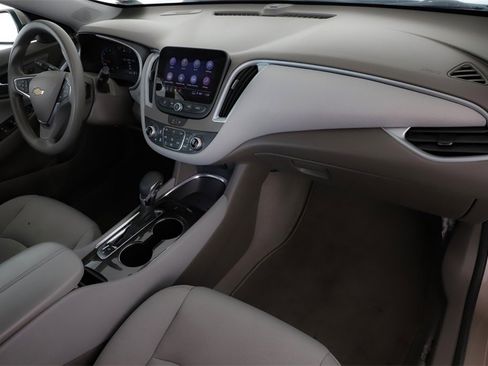 Used 2023 Chevrolet Malibu LT image 30