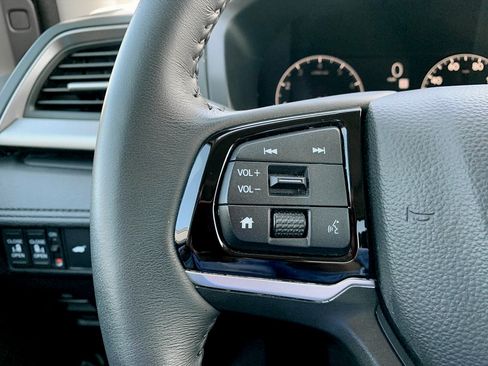 Used 2025 Honda Odyssey EX-L image 18